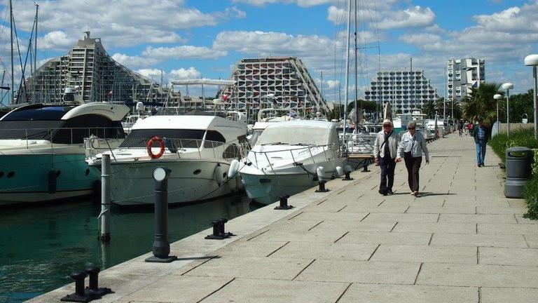 Jachthafen im französischen La Grande Motte.  