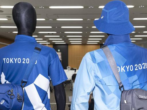 Die Uniformen der Freiwilligen für die Olympischen und Paralympischen Spiele in Tokio.