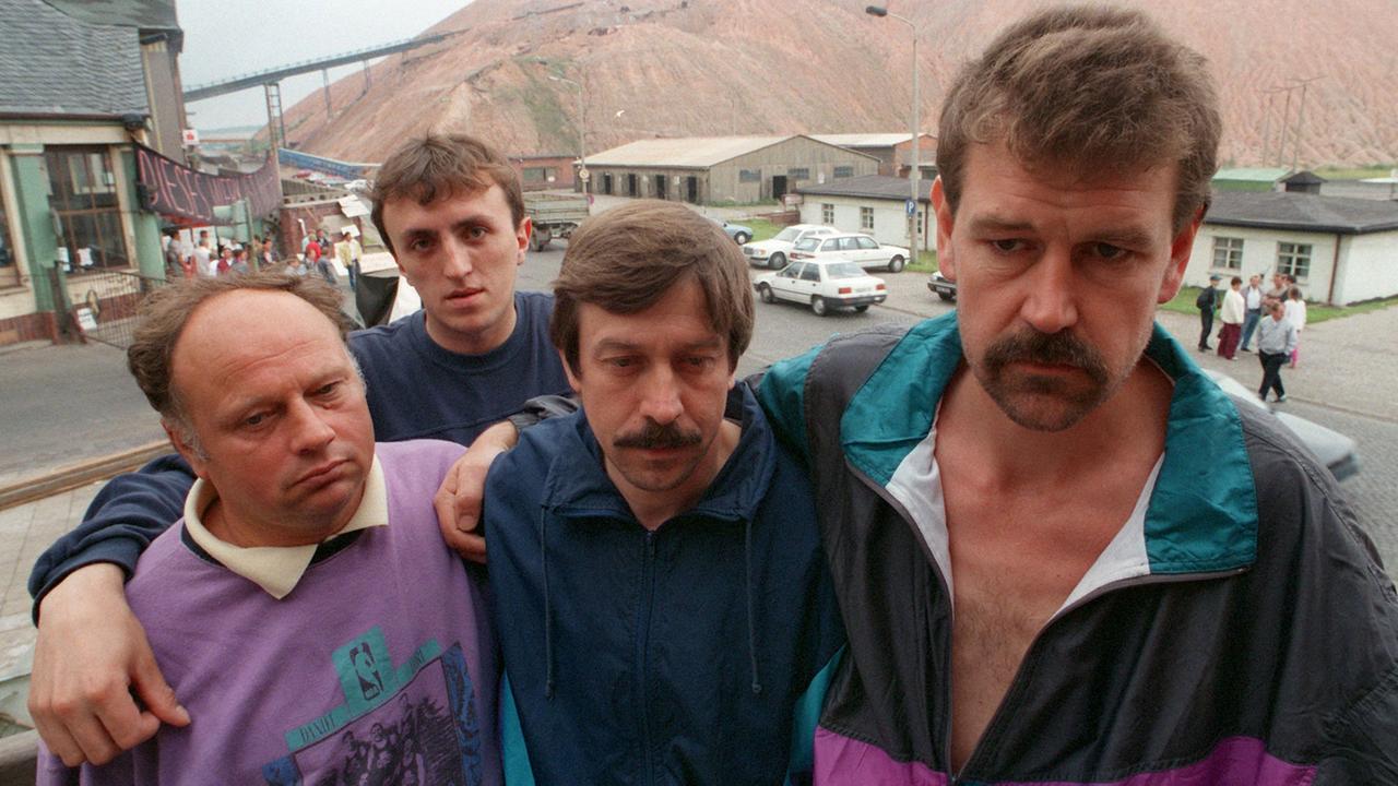 Seit 02.07.1993 sind die Bergleute der Kaligrube Bischofferode Gerd Jensel, Willibald Nebel, Frank Siegers und Manfred Lackner (v.r.) im Hungerstreik. Insgesamt 42 Kalikumpel sind in Hungerstreik getreten