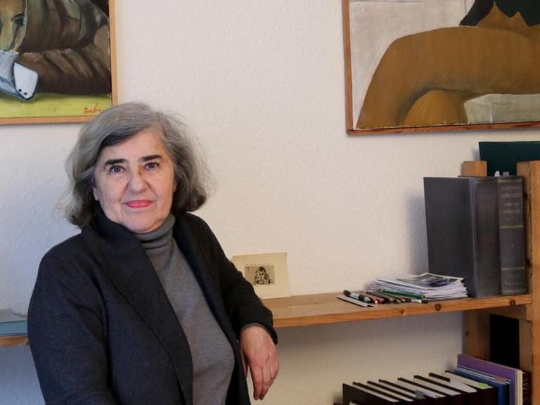Die Schriftstellerin Barbara Honigmann in ihrer Straßburger Wohnung