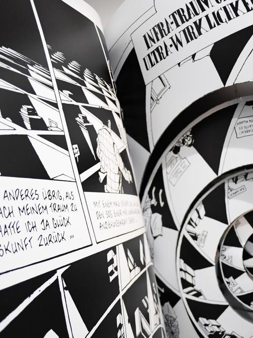 Eine Comic-Installation des französischen Comic-Künstlers Marc-Antoine Mathieu aus seinem ersten Werk "Der Ursprung (1990)" im Museum für Angewandte Kunst (MAK) in Frankfurt am Main