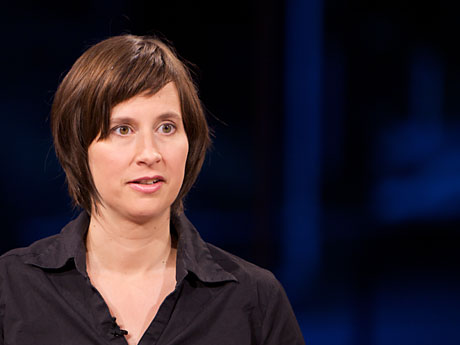 Kathrin Röggla, österreichische Autorin, schreibt Prosa, Hörspiele und Theatertexte.
