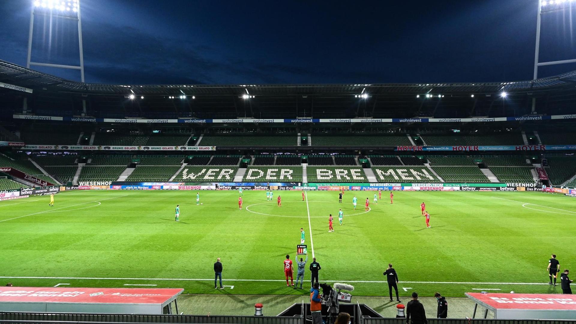Das leere Weser-Stadion bei einem Spiel zwischen Werder Bremen und Leverkusen.