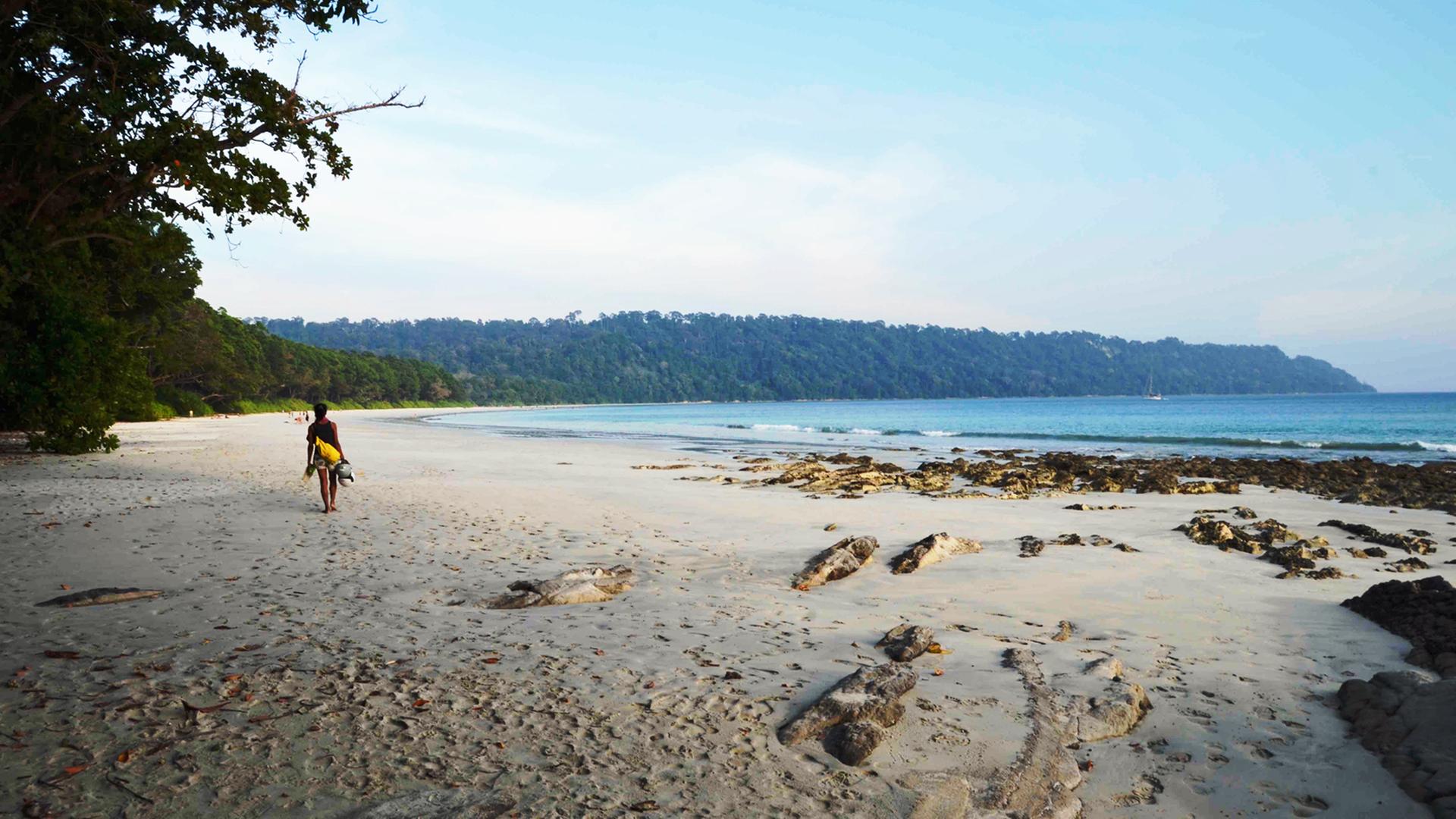 Havelock, Radanagar Beach auf den Andaman-Inseln: Die Package-Touristen tummerln sich meist auf einer Stelle; ansonsten sind die Strände fast menschenleer