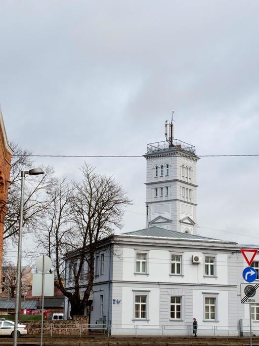 Moskauer Vorstadt mit Stalin-Bau, so genannte Stalins Geburtstagstorte "Akademie der Wissenschaften" in Riga, am 11.1.2014.