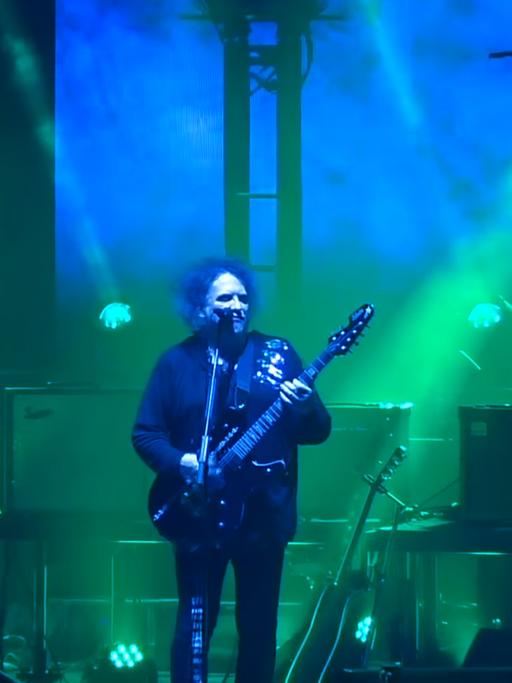 The Cure-Sänger Robert Smith bei einem Konzert in Lodz 2016.