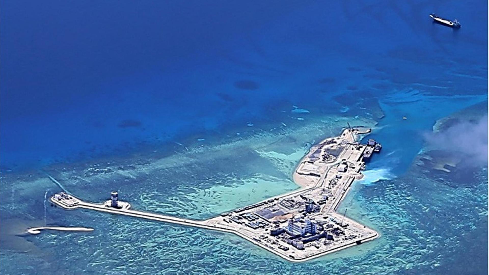 Das Bild des philippinischen Militärs soll chinesische Sandinsel im südchinesischen Meer zeigen. Das Bild des philippinischen Militärs soll chinesische Sandinsel im südchinesischen Meer zeigen.