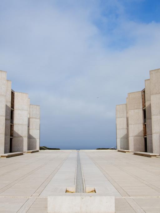 Das Salk Institute in einer Szene des Kinofilms "Kathedralen der Kultur"