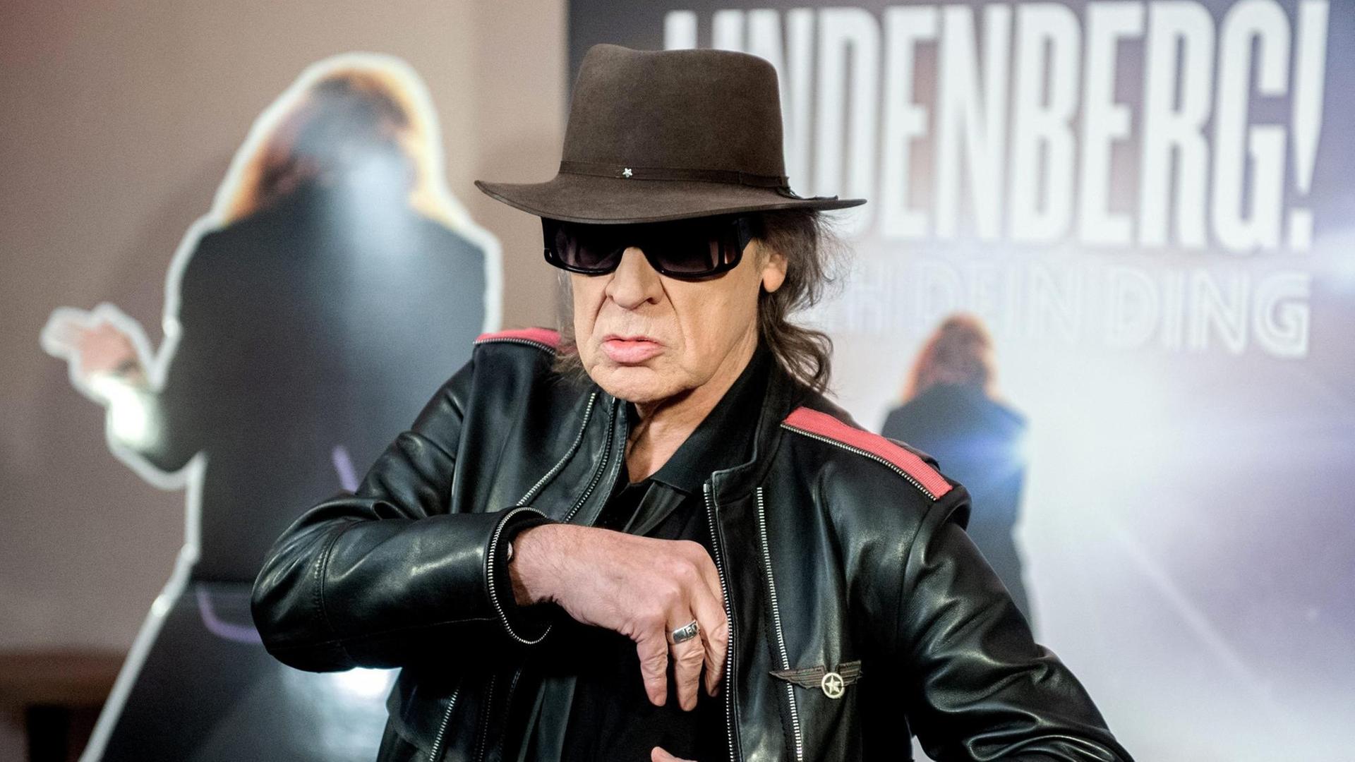 Udo Lindenberg, deutscher Rockmusiker, kommt zur Premiere des Kinofilms "Lindenberg! Mach dein Ding!" in das Astor Grand Cinema