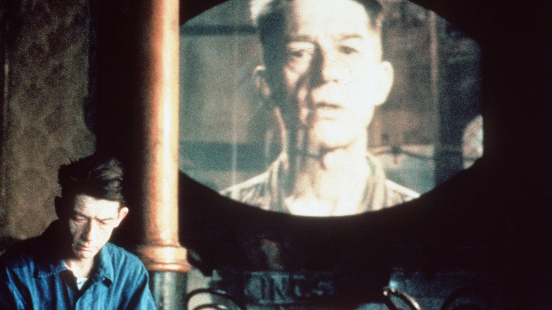 John Hurt in einer Szene des Films "1984" nach George Orwell (Regie: Michael Radford)