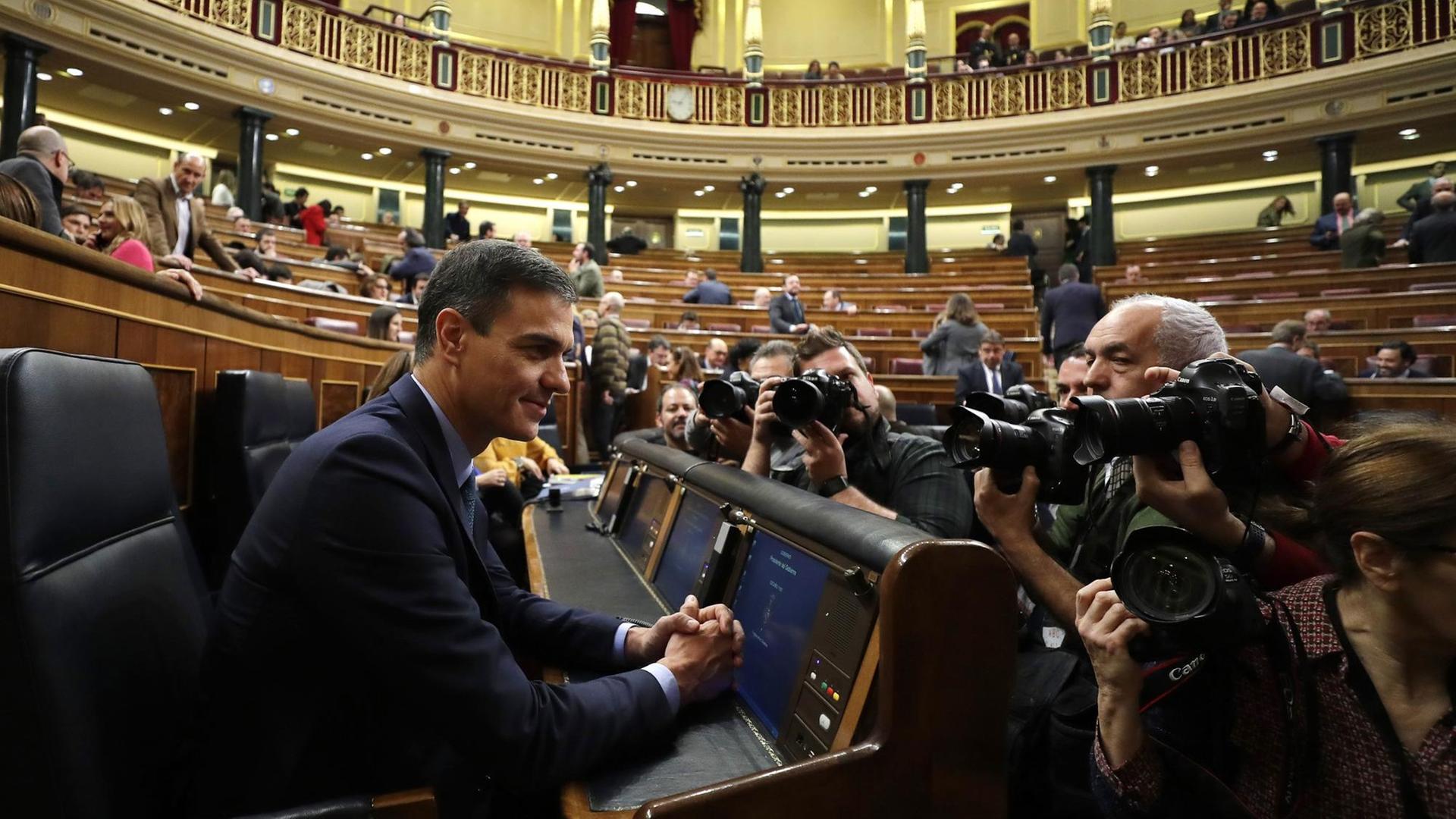 Pedro Sanchez, Ministerpräsident von Spanien, im spanischen Parlament in Madrid. Spanien steht nur acht Monate nach der Amtsübernahme des sozialistischen Ministerpräsidenten wieder vor einer Neuwahl.