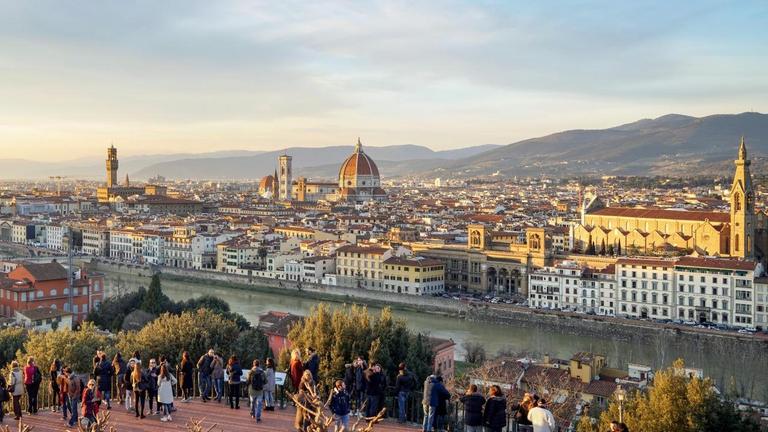 Italien: Blick vom Piazzale Michelangelo auf die Altstadt von Florenz.