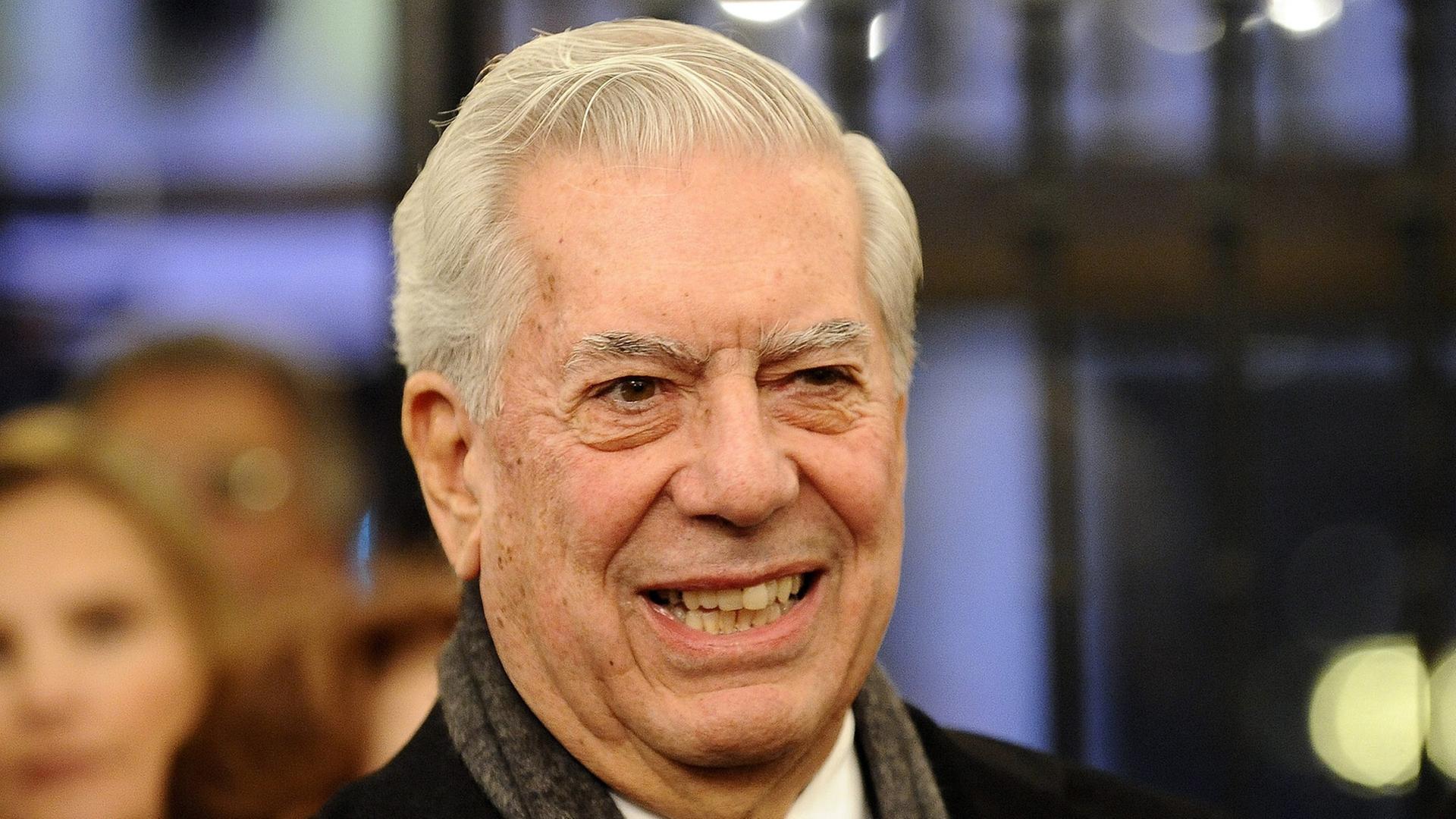 Mario Vargas Llosa wegen CoronaKomplikationen im Krankenhaus
