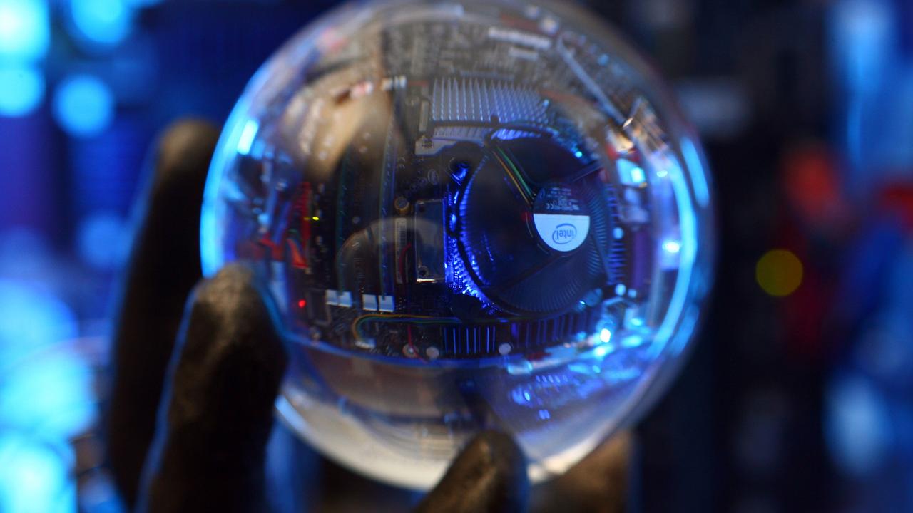 Die Trophäe des Deutschen Entwicklerpreises: Mit dem Entwicklerpreis werden jedes Jahr die besten deutschen Computerspiele-Produzenten ausgezeichnet.