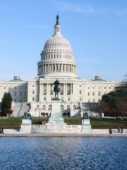 USA: Westseite des Kapitols in Washington, D.C.