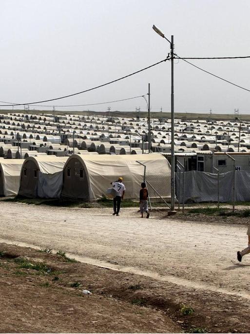 Das Flüchtlingscamp Karbatoo für jesidische Flüchtlinge aus Syrien nahe der Stadt Dohuk im Nordirak