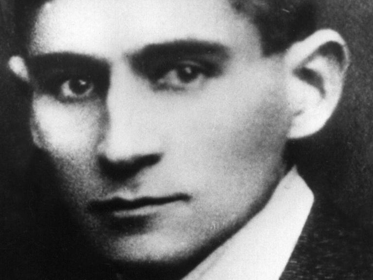Undatiertes Porträt des Schriftstellers Franz Kafka.