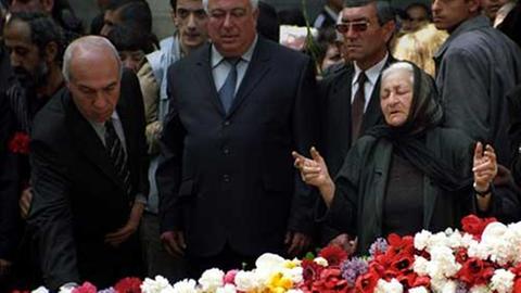 Armenier gedenken am 24.4.05 in Yerevan der Opfer des Genozids in der Türkei vor 90 Jahren