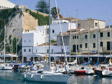 Die ehemalige Hauptstadt Ciutadella de Menorca. Die ehemalige Hauptstadt Ciutadella de Menorca.