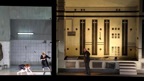 Nina Stemme und John Lundgren in "Judith", Katie Mitchells Neudeutung von Béla Bartóks "Herzog Blaubarts Burg" an der Bayerischen Staatsoper