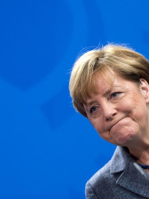 Bundeskanzlerin Angela Merkel (CDU) äußert sich am 15.09.2015 bei einer Pressekonferenz mit Österreichs Bundeskanzler Faymann im Bundeskanzleramt in Berlin über das weitere Vorgehen beider Länder in der Flüchtlingskrise.