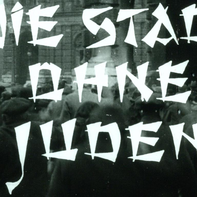 Filmstill "Stadt ohne Juden" von 1924 mit dem Schriftzug des Filmtitels