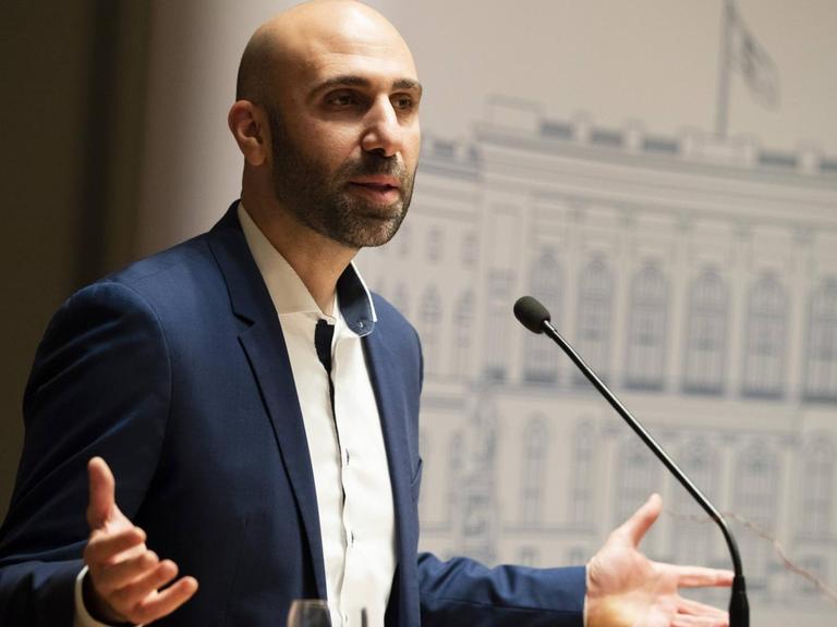 Psychologe und Autor Ahmad Mansour während der zentralen Einbürgerungsfeier im Abgeordnetenhaus in Berlin