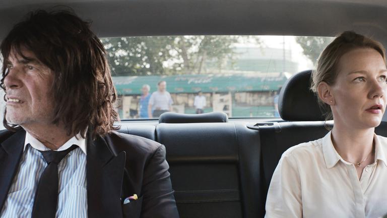 Szene aus dem Film "Toni Erdmann" mit Peter Simonischek und Sandra Hüller, der beim Filmfest München gezeigt wird