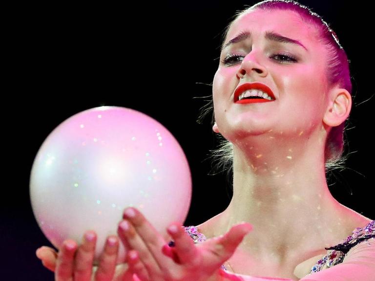 Alexandra Soldatowa bei dem Show-Auftritt in Moskau