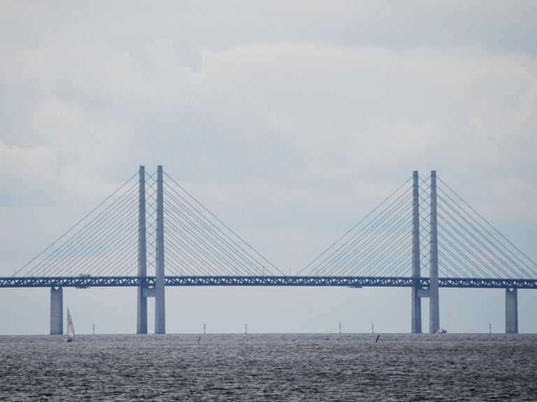 Die Öresundbrücke von Malmö (Schweden) aus gesehen.
