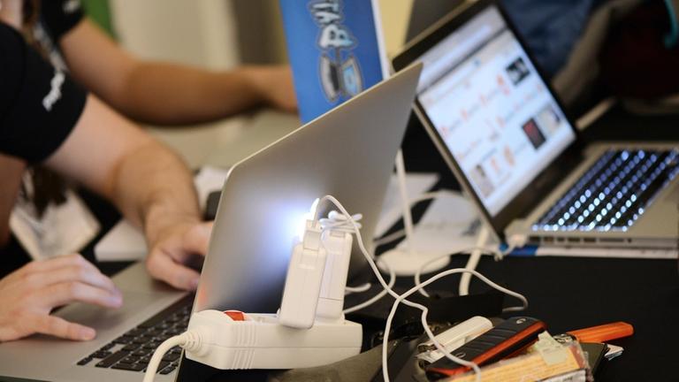 Teilnehmer am "Battle Hack", bei dem kreative Entwicklerteams in etwa 24 Stunden ein neues Produkt schaffen