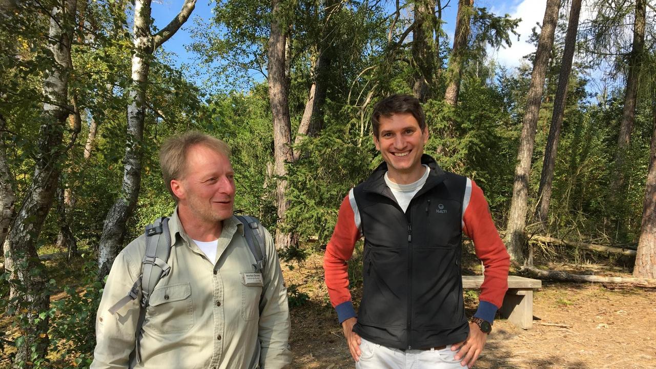 Ranger Markus Daume (links) und Manuel Schweiger, der Leiter des Nationalparks Kellerwald-Edersee