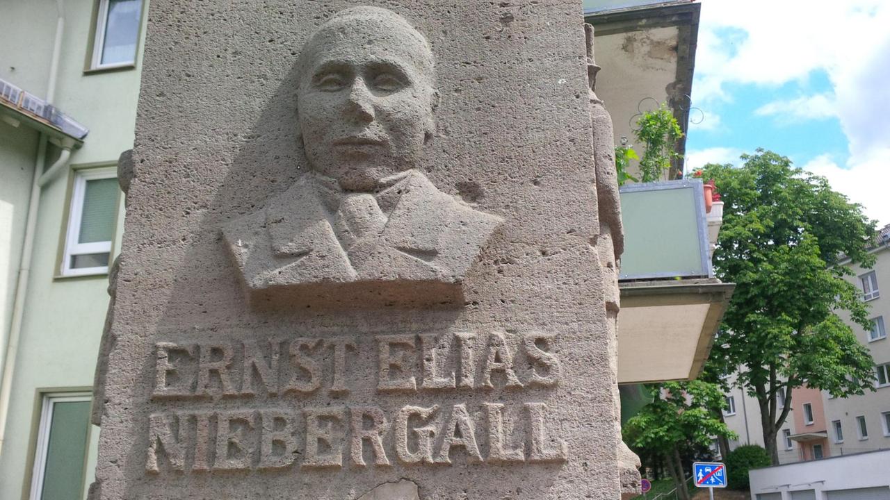 Das Ernst-Niebergall-Denkmal in Darmstadt