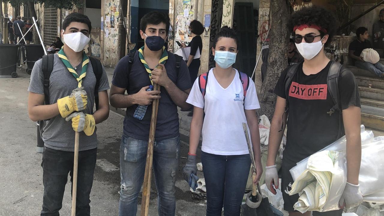 Dorianne Suweide, Elie Aymar und andere Pfadfinder helfen nach der Explosition in Beirut im August 2020