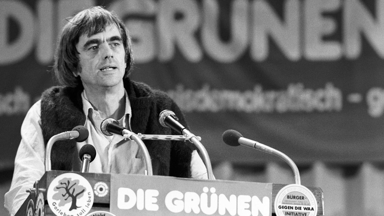 Hans-Christian Ströbele während einer Bundesversammlung der Grünen in den 80er-Jahren.