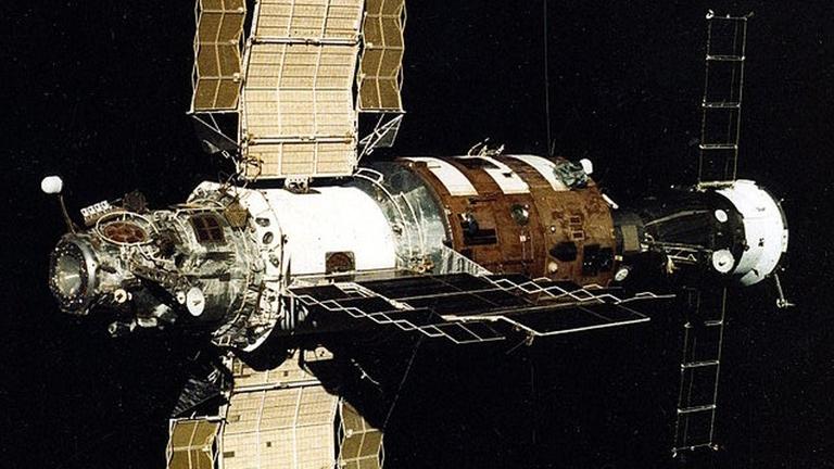 Salyut 7 wieder in Betrieb: Blick nach dem Abdocken der beiden Kosmonauten, die eine der schwierigsten Momente der Raumfahrtgeschichte gemeistert haben