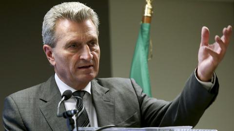 EU-Kommissar Günther Oettinger bei einer Rede Anfang Oktober in Lissabon.
