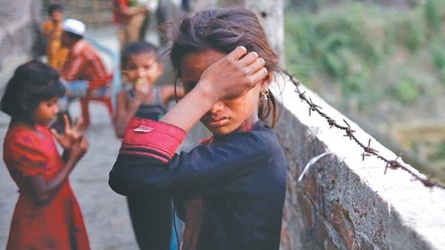 Ein Mädchen der Rohingya in einem Flüchtlingslager in Bangladesch.