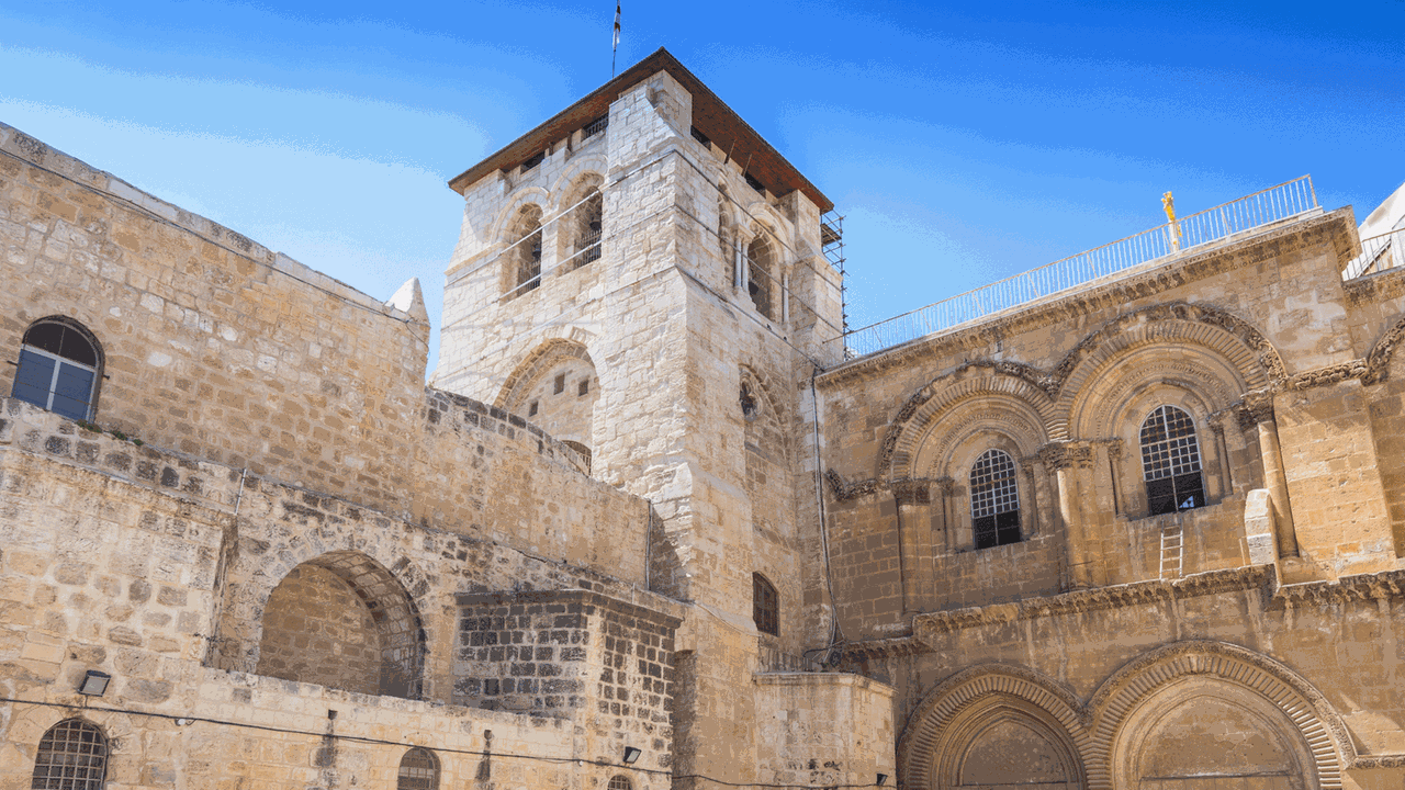 Die Grabeskirche in der Altstadt von Jerusalem, der wahrscheinliche Ort der Beisetzung des Jesus von Nazareth