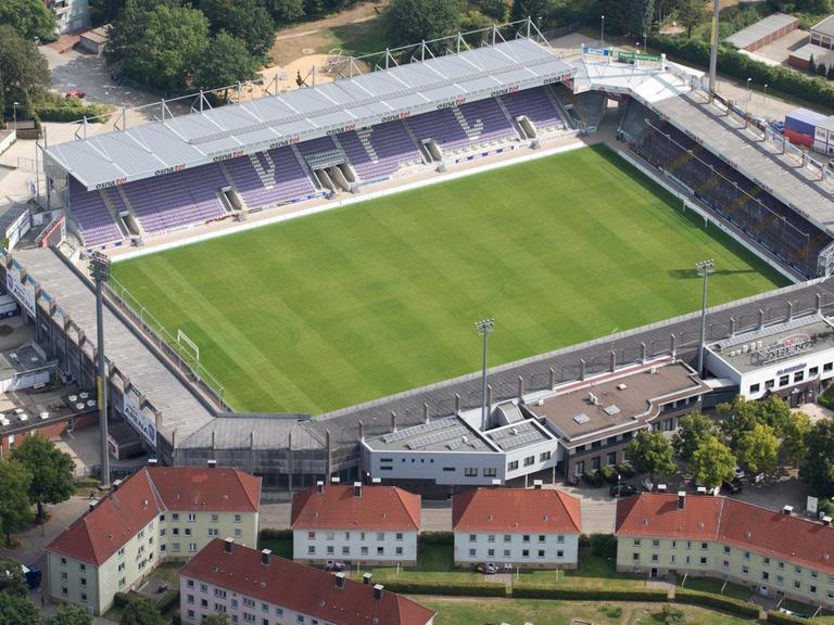 Luftbild der Osnatel-Arena (vormals Stadion an der Bremer Brücke) fotografiert in Osnabrück. In dem Stadion trägt der Fußballverein VfL Osnabrück seine Heimspiele aus. Foto: Friso Gentsch dpa | Verwendung weltweit