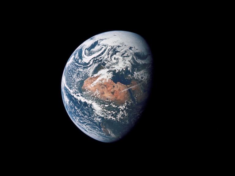 Die Erdkugel vom Weltraum aus betrachtet.