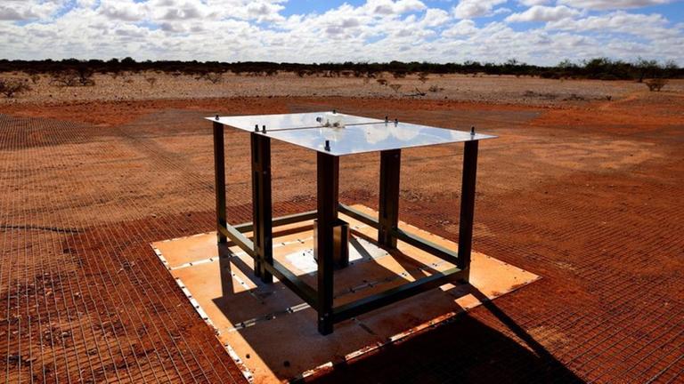 Kein Tisch in der Wüste, sondern ein pfiffiges Radioteleskop: EDGES