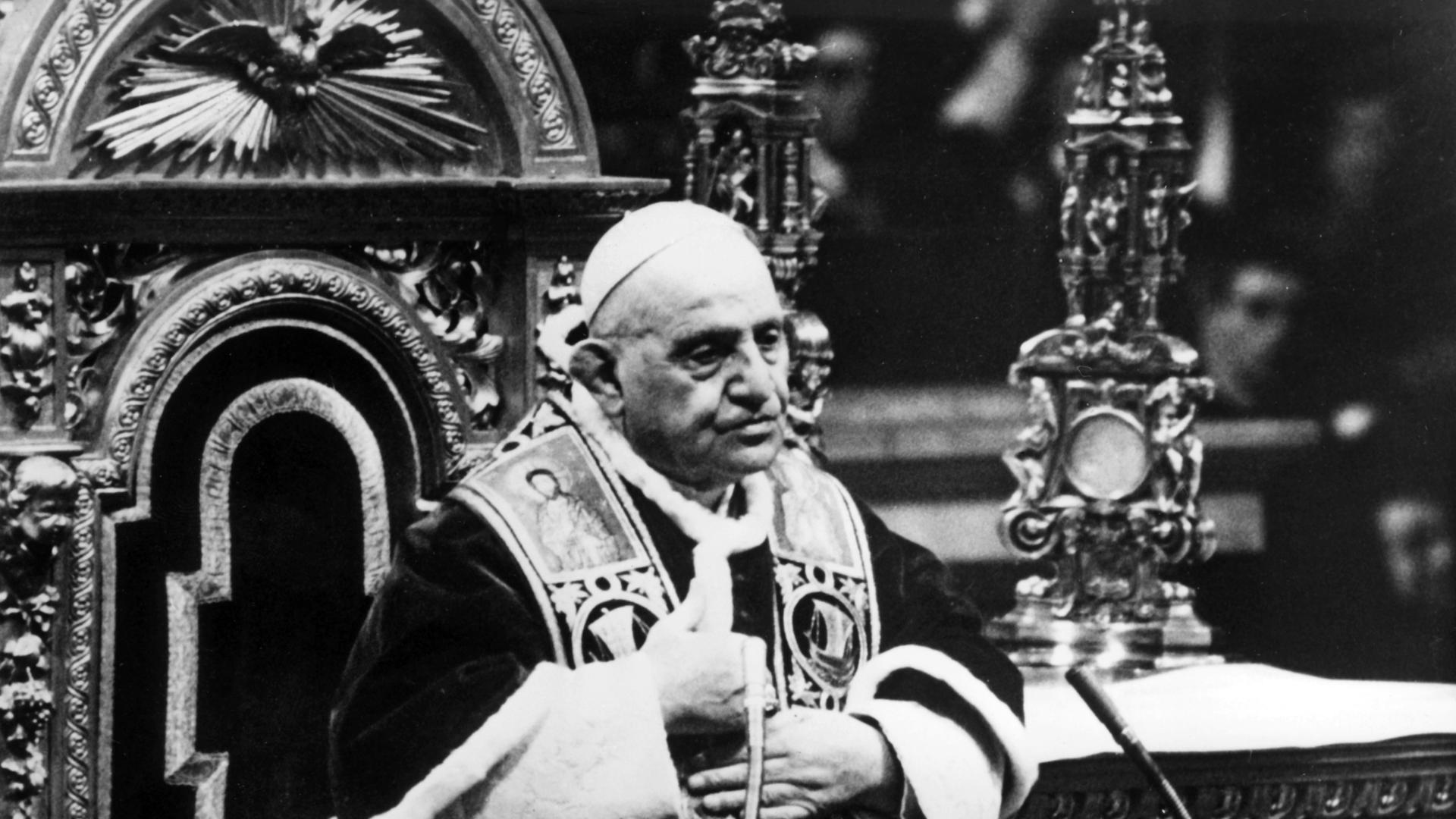 Papst Johannes XXIII. im Dezember 1962 im Petersdom