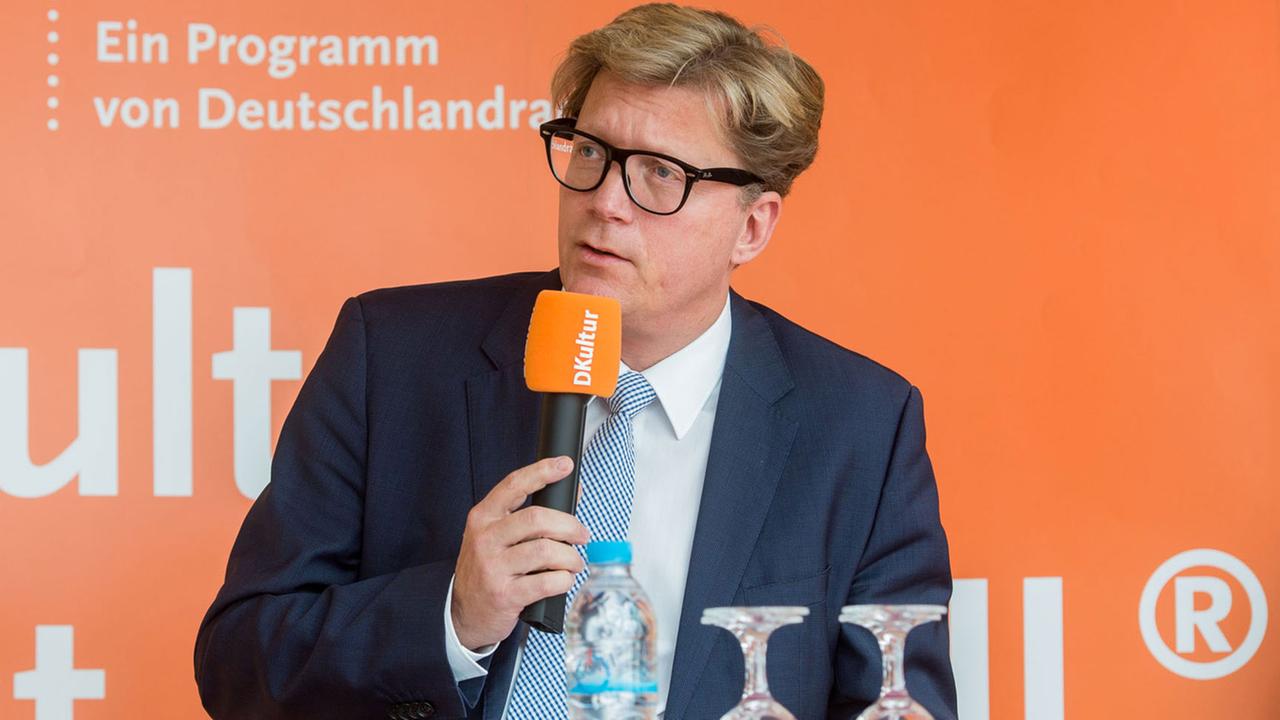 Deutschlandradio-Programmdirektor Andreas-Peter Weber bei der Vorstellung des neuen Programms im Juni 2014