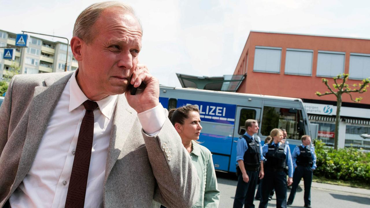 "Tatort"-Ermittler Ulrich Tukur in "Murot und das Murmeltier"