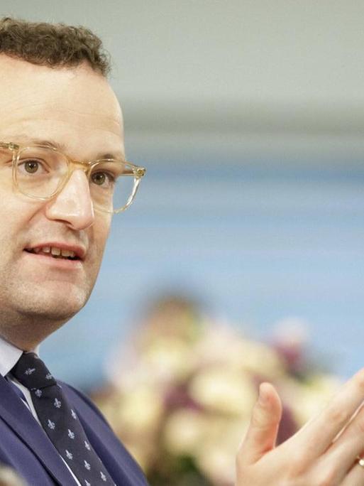 Bundesgesundheitsminister Jens Spahn, CDU, aufgenommen vor Beginn einer Kabinettssitzung im Bundeskanzleramt Berlin, 29.04.2020. Berlin Deutschland