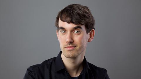 Nahes Porträt des Kabarettisten Michael Feindler