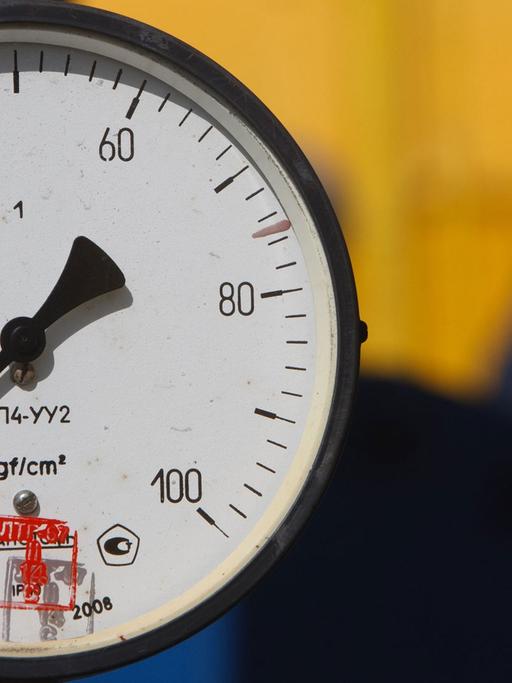 Ein Druckventil an einer Gasleitung der ukrainische Speicherstation Bilche-Volytsko-Uherske steht auf null.