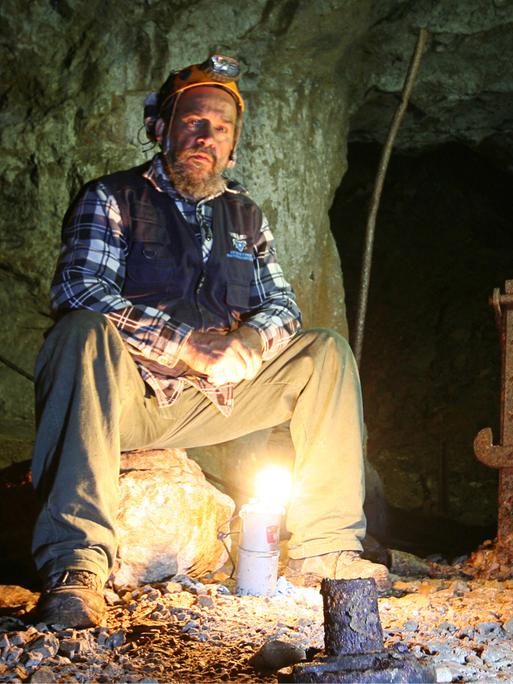 Silvestro Papinuto im stillgelegten Bergwerk auf Sardinien. Silvestro Papinuto im stillgelegten Bergwerk auf Sardinien.