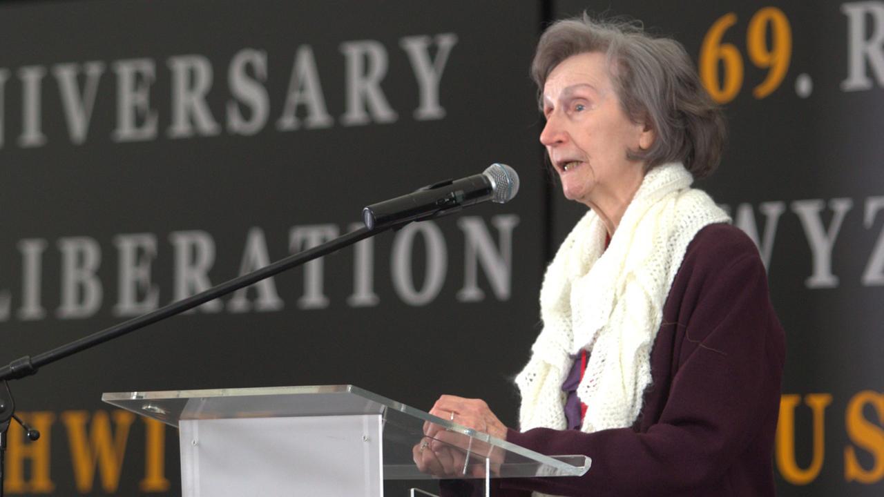 Zofia Posmysz spricht am 27. Januar 2014 zum 69. Jahrestag der Befreiung des Konzentrationslagers Auschwitz in Oswiecim.